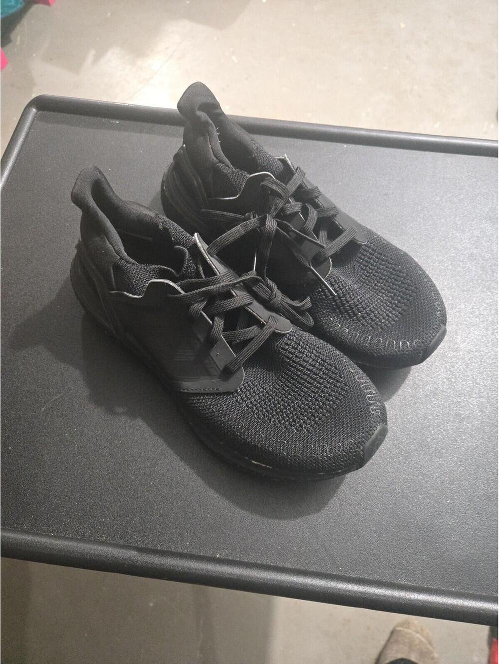 Adidas UltraBoost 19 Triple Black Running Shoes - Size 5 - Picture 3 of 6